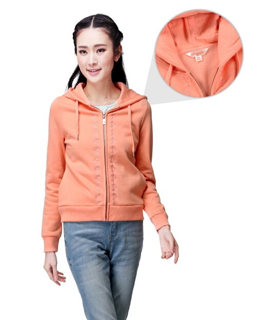 淺色休閑連帽衛衣